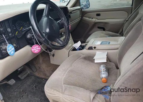 2001 Chevrolet Suburban C1500 из США, поврежденный, VIN 3GNEC16T81G222813